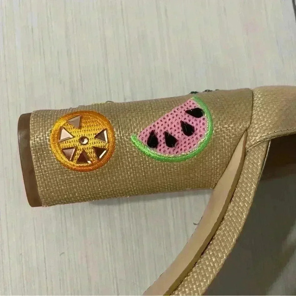 Gianni Bini Joenahtwo Natural Straw Fruit Embellished Block Heel Sandals Summer - Picture 6 of 16